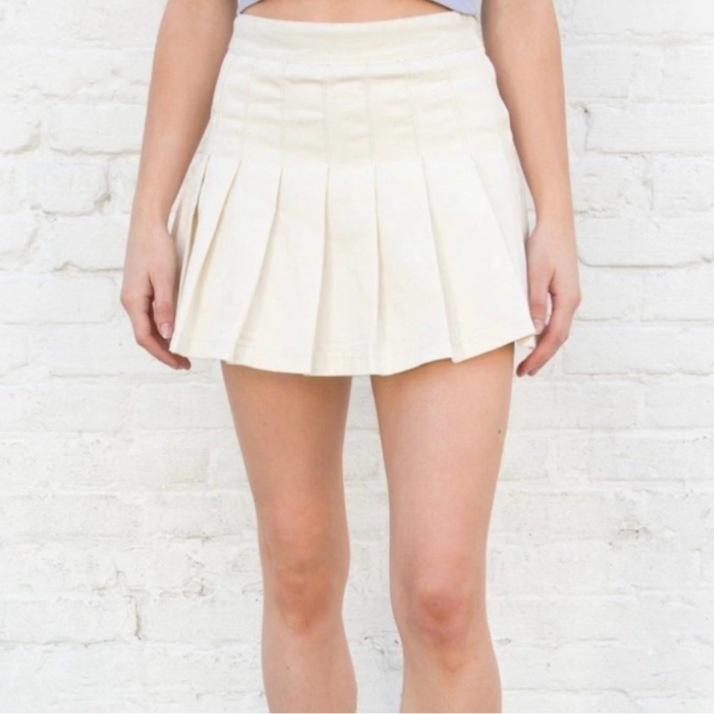 Brandy Melville  dana skirt 🥰